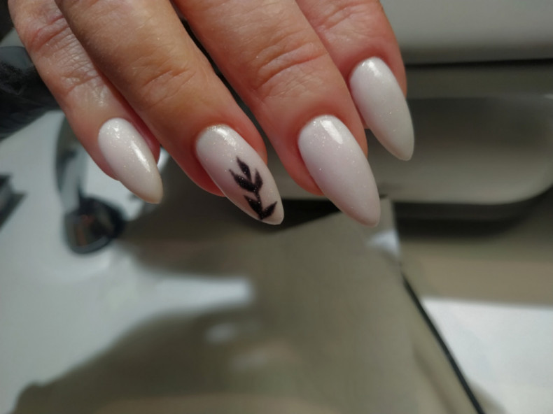  , photo - Manicurist Barb Manicure