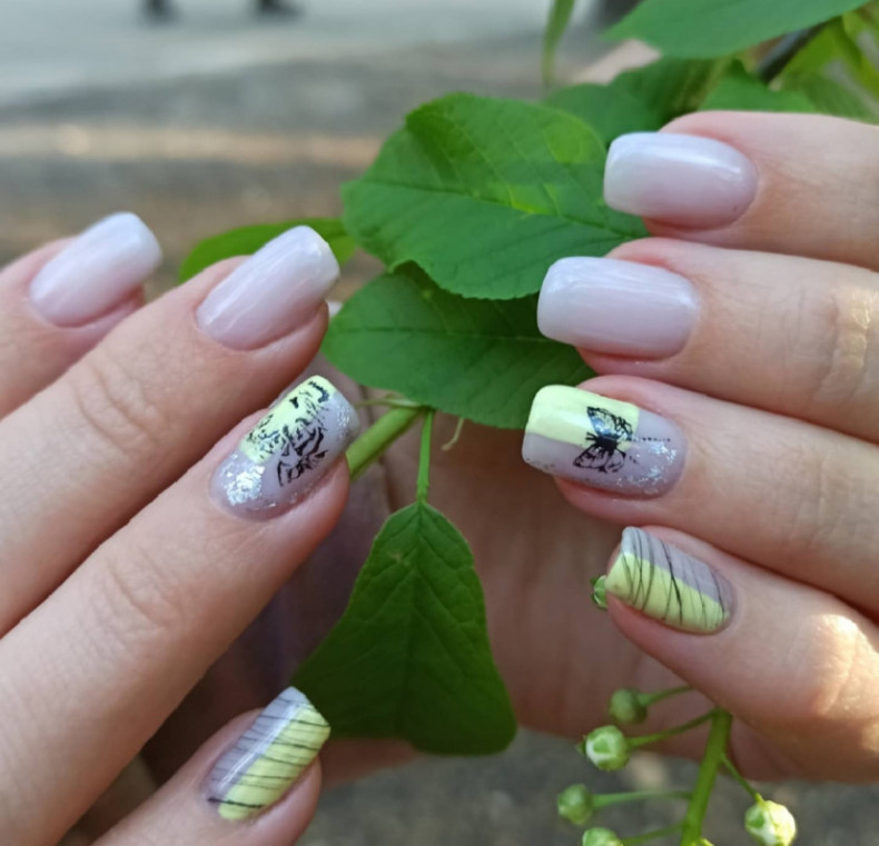 Яскравий манікюр з павутиною та стемпінгом, photo - Manicurist Barb Manicure