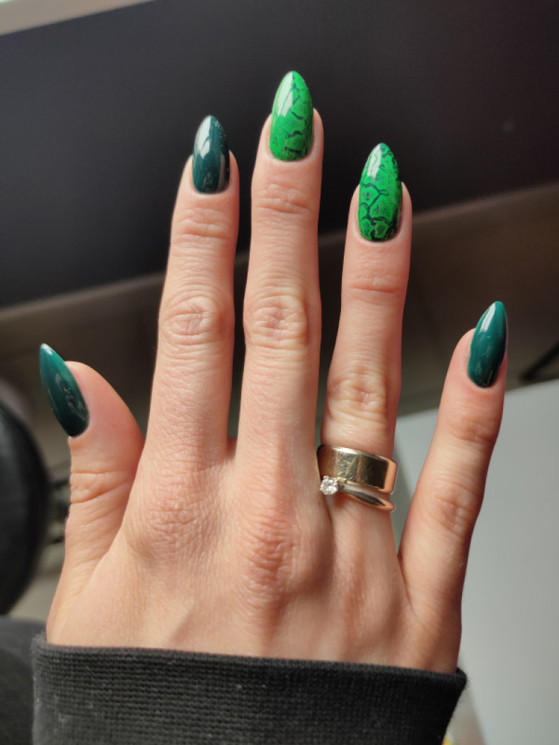 Покрытие гель лаком, photo - Manicurist Barb Manicure