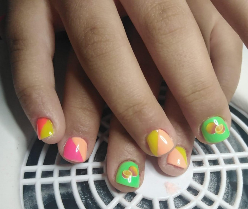 Bright colorful little girl, photo - Manicurist Barb Manicure