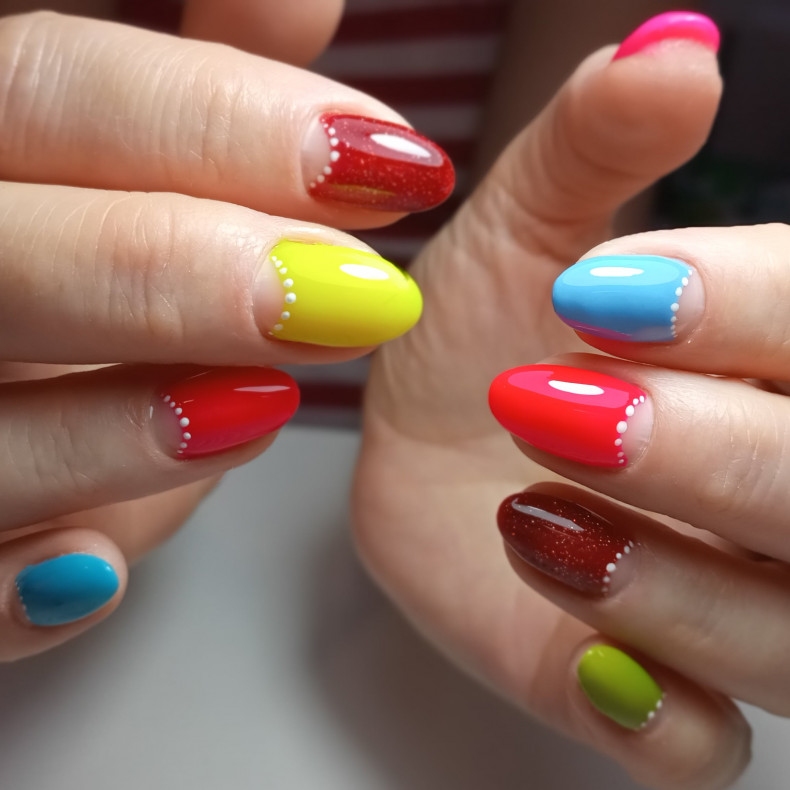 Bright colorful half moon, photo - Manicurist Barb Manicure