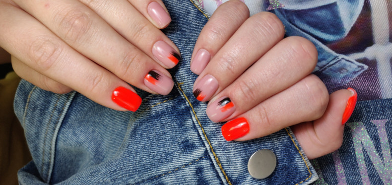  , photo - Manicurist Barb Manicure