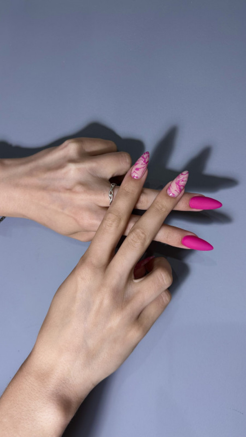 Укріплення + стемпінг, photo - Manicurist Barb Manicure