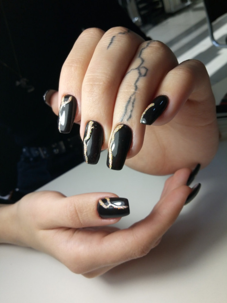 Черный всегда будет в моде, photo - Manicurist Barb Manicure