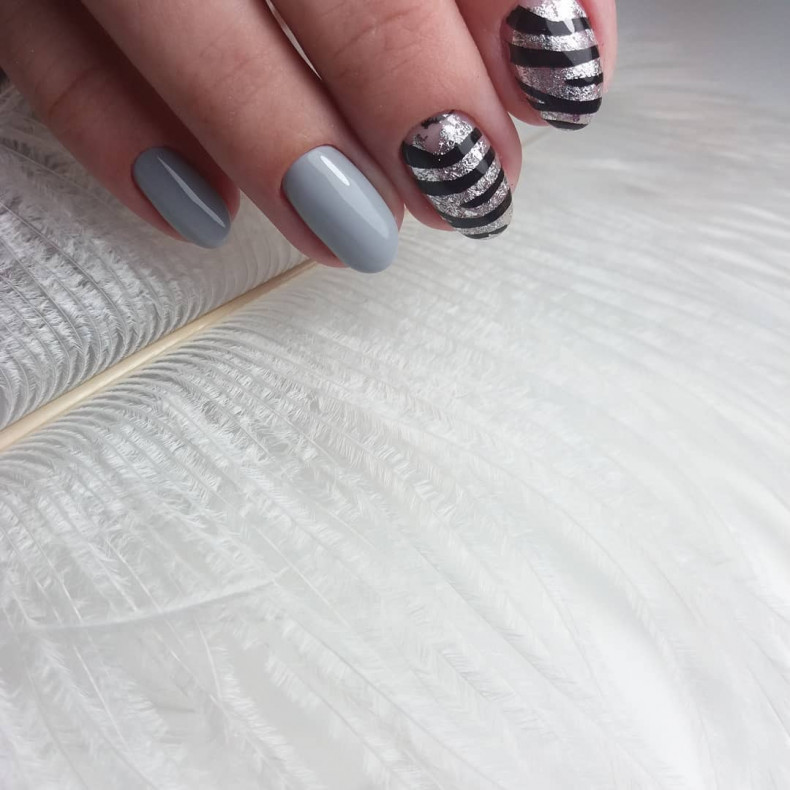 Zebra schwarze Maniküre mit Silber, photo - Maniküre Barb Manicure