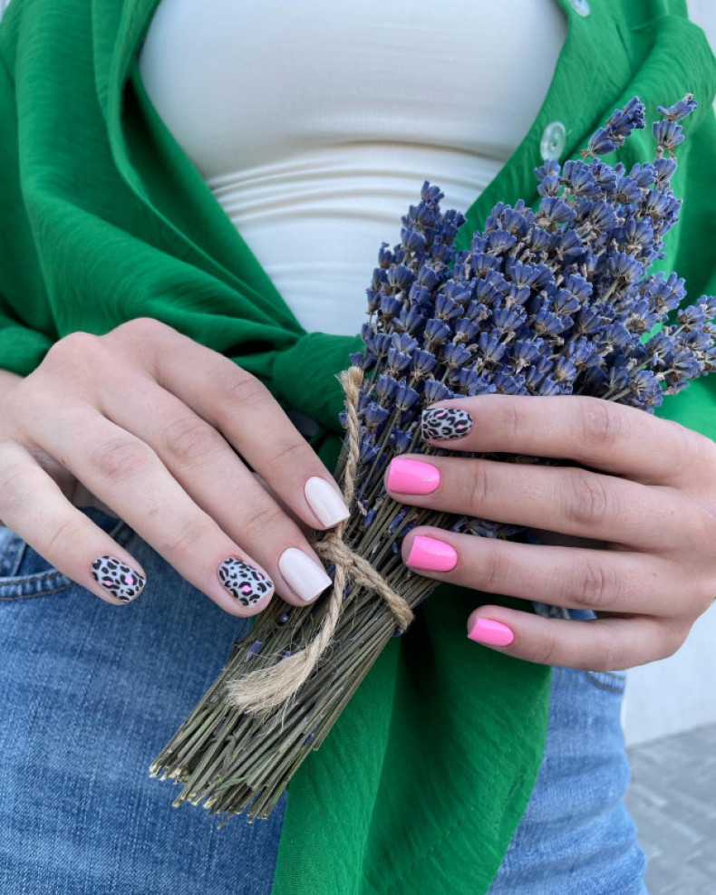  , photo - Manicurist Barb Manicure