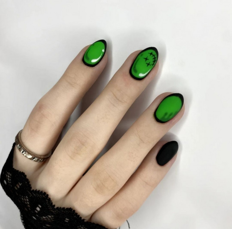 Черный матовый зеленый, photo - Мастер маникюра Barb Manicure