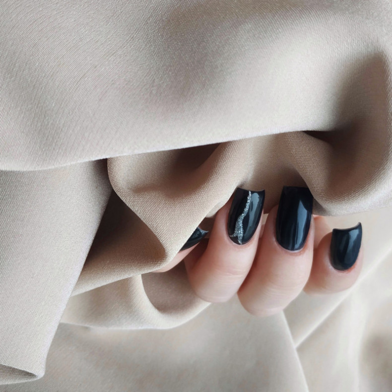  #чорнийманикюр ManiküreMinimalismus, photo - Maniküre Barb Manicure