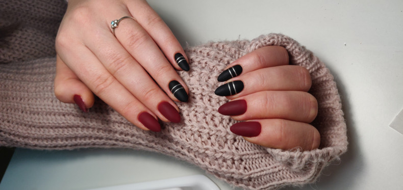  , photo - Manicurist Barb Manicure