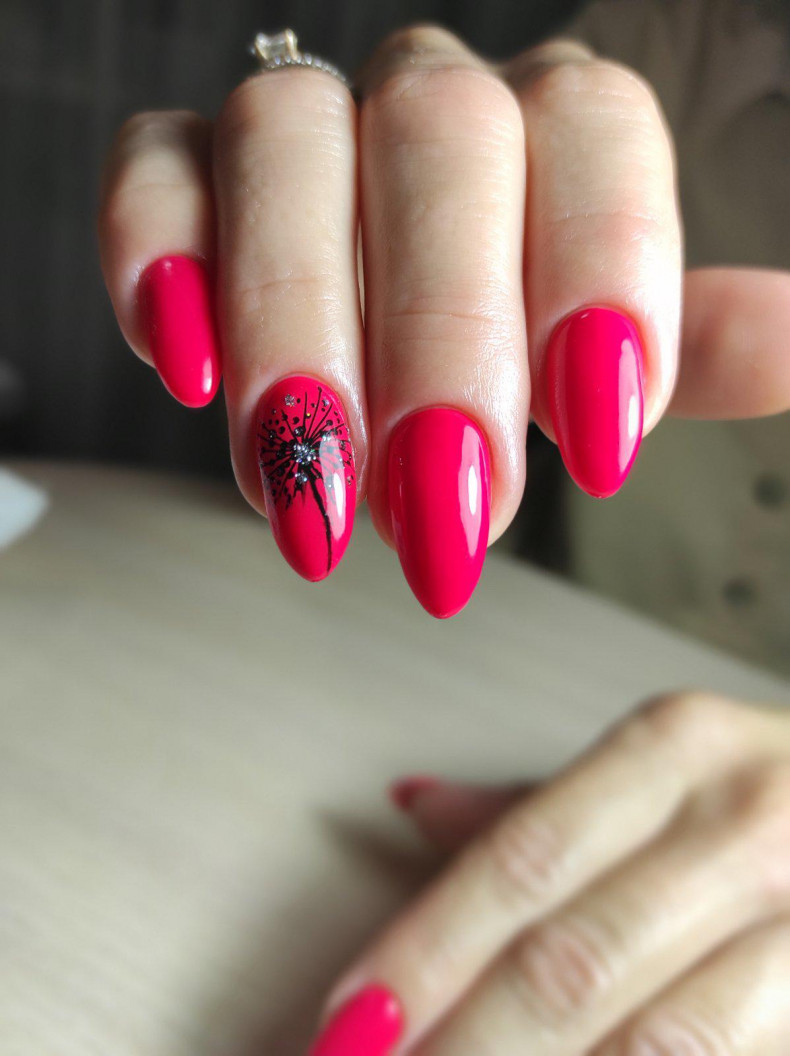 Миндаль розовый с акцентом, photo - Мастер маникюра Barb Manicure