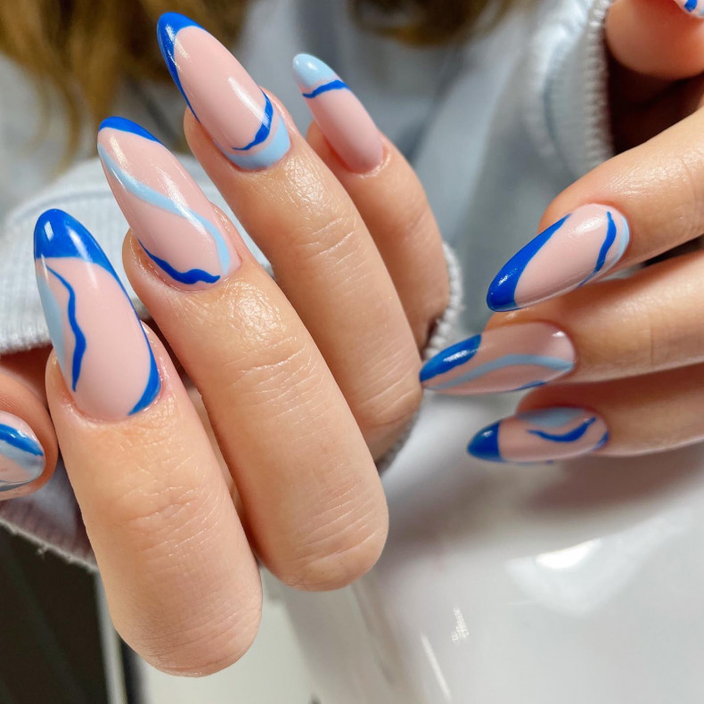  , photo - Manicurist Barb Manicure