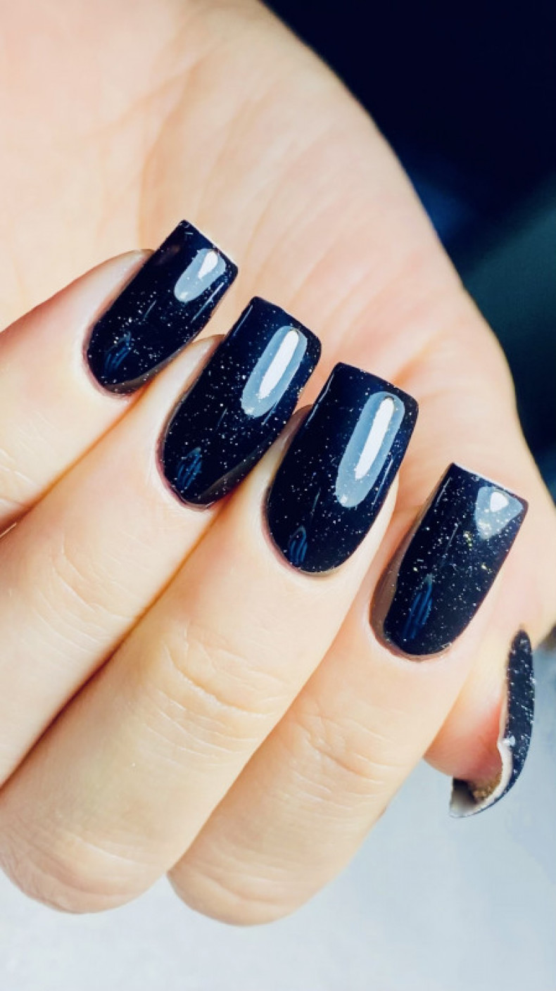 Світловідбивний топ на чорному, photo - Manicurist Barb Manicure