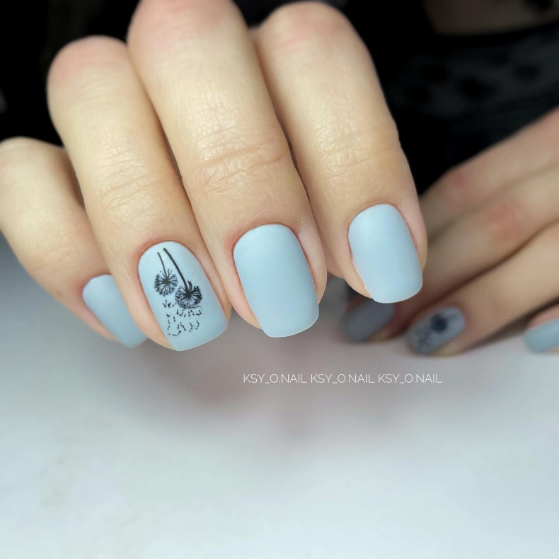 Матовый голубой с одуванчиками, photo - Мастер маникюра Barb Manicure