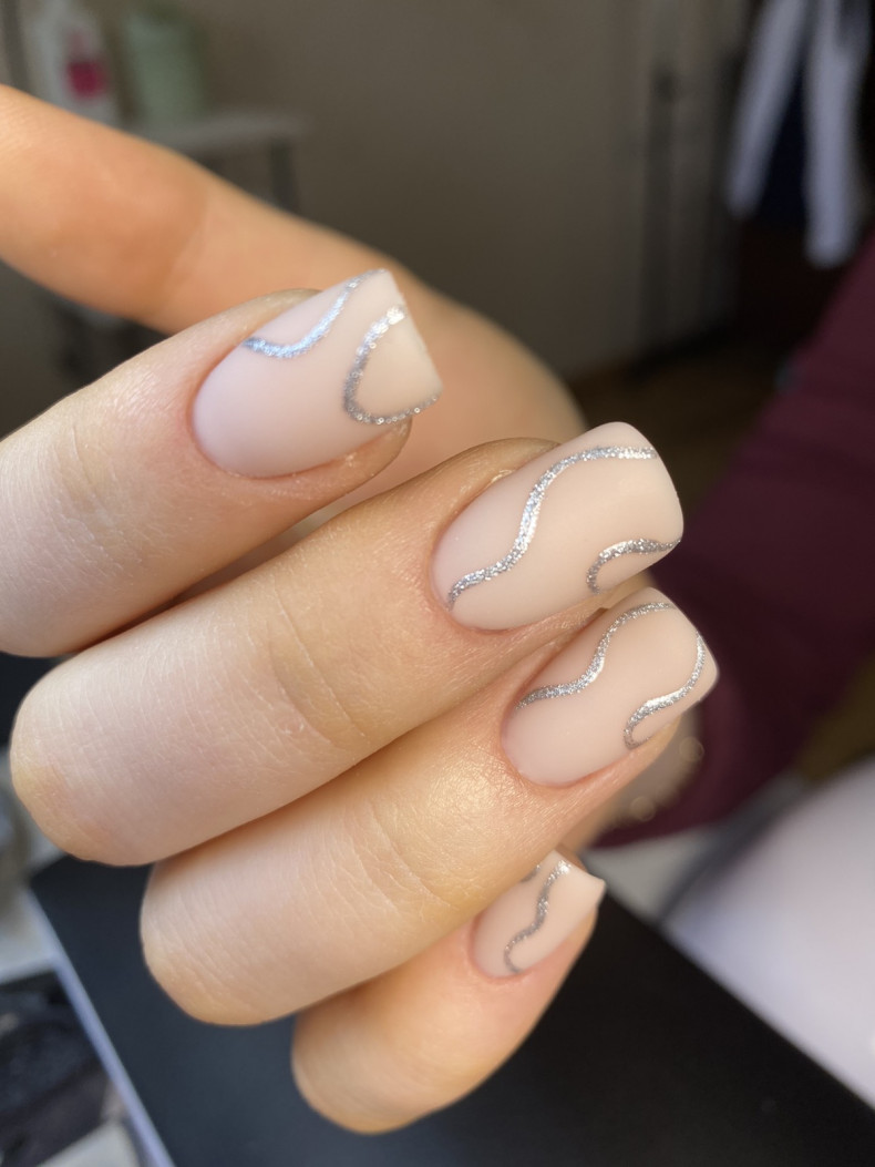 Matte silver striped, photo - Manicurist Barb Manicure