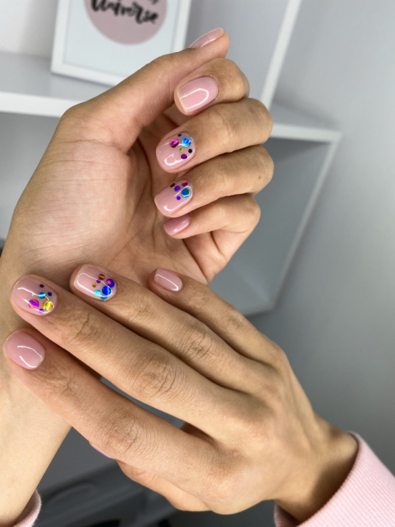 Pink polka dot glitter manicure, photo - Manicurist Barb Manicure