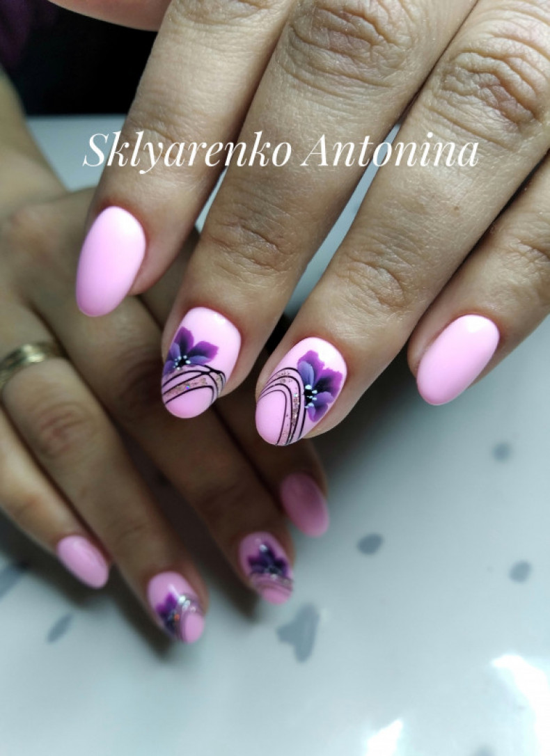  , photo - Manicurist Barb Manicure