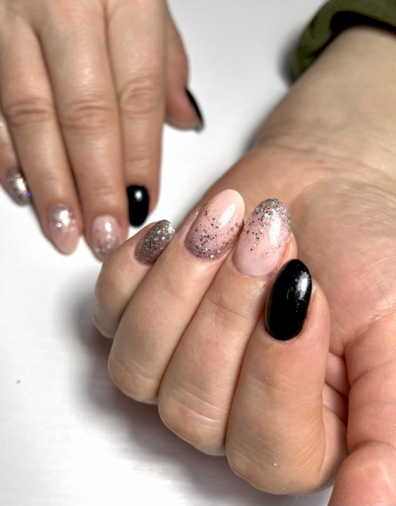  , photo - Manicurist Barb Manicure