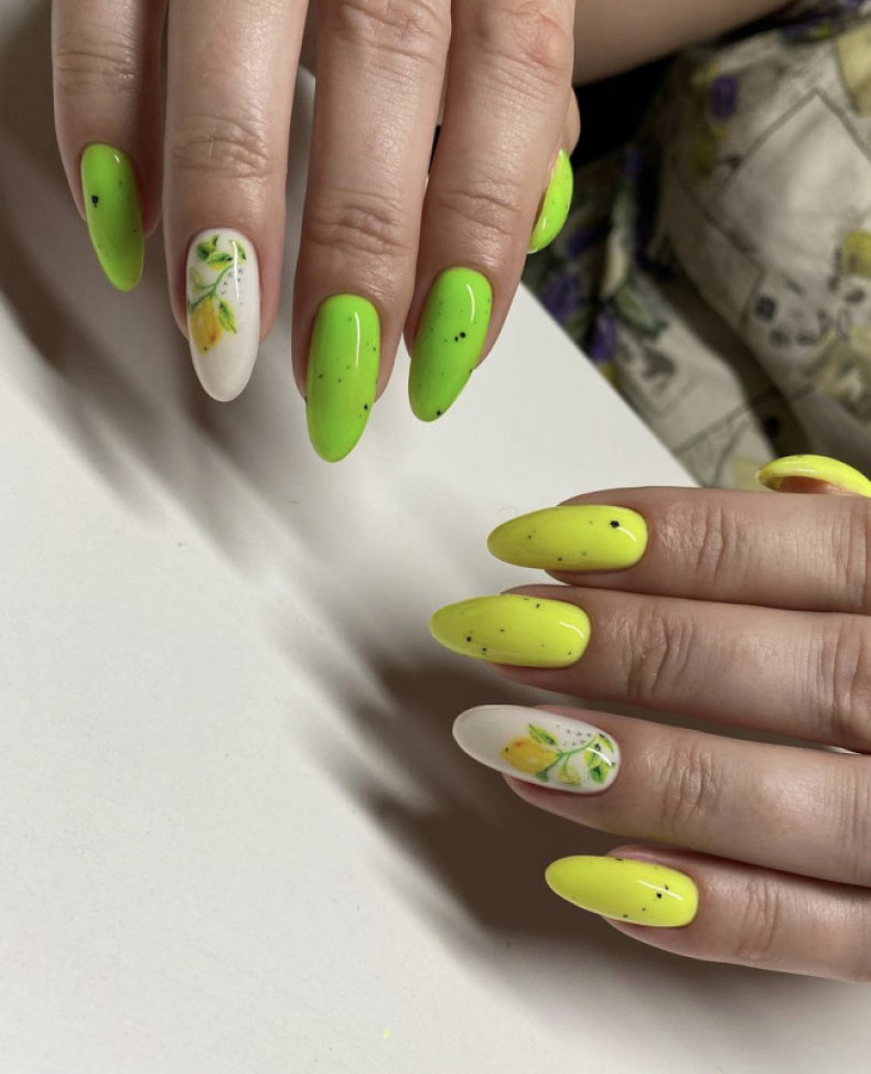 Дизайн з наліпками, photo - Manicurist Barb Manicure