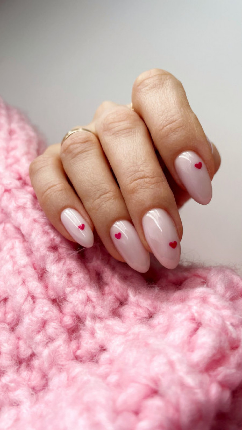 Milky heart Valentine's Day, photo - Manicurist Barb Manicure