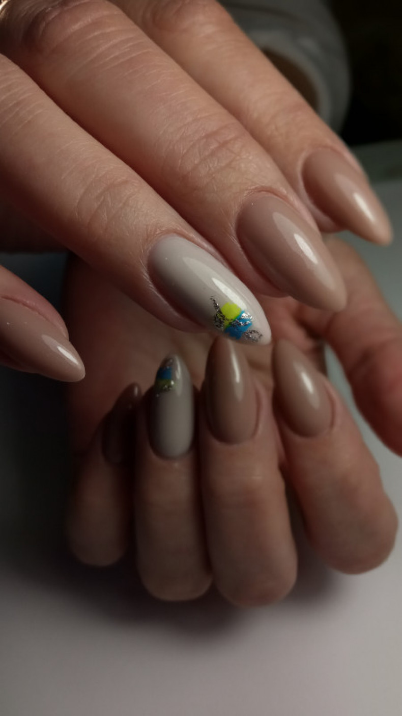 Milky patriotic manicure flag of ukraine, photo - Manicurist Barb Manicure