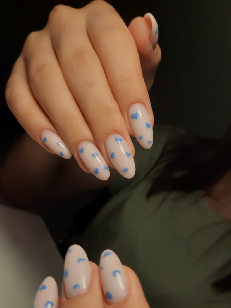 Milky heart Valentine's Day, photo - Manicurist Barb Manicure