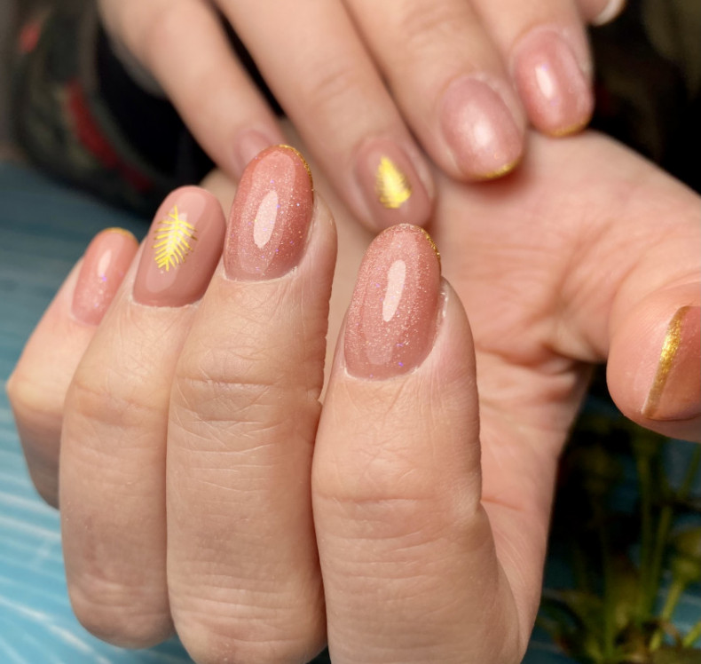 Покриття гель лаком «Котяче око» з укріпленням гелем, photo - Manicurist Barb Manicure