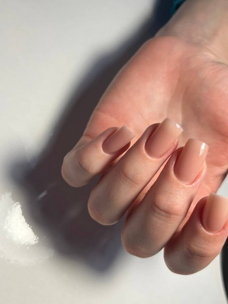 Beige square однотонный (монохромный) маникюр, photo - Manicurist Barb Manicure