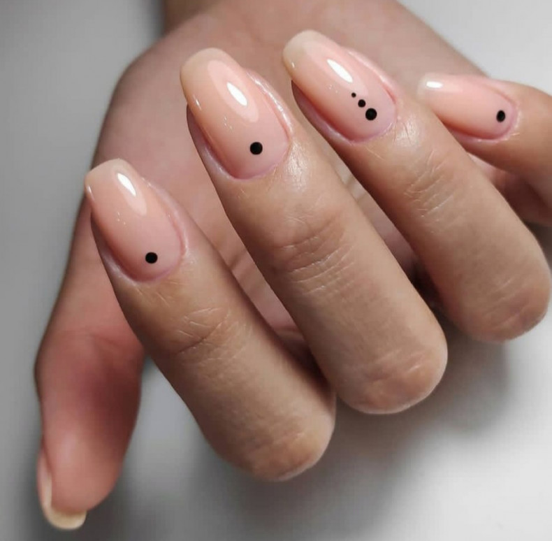 Beige coffee dotted, photo - Manicurist Barb Manicure