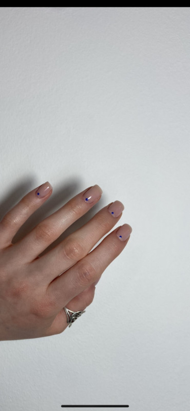 Beżowe z kropkami na co dzień, photo - Manicurzysta Barb Manicure