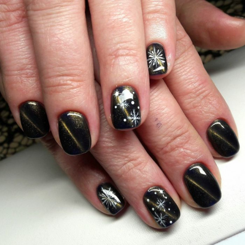 Cat eye brown snowflake, photo - Manicurist Barb Manicure