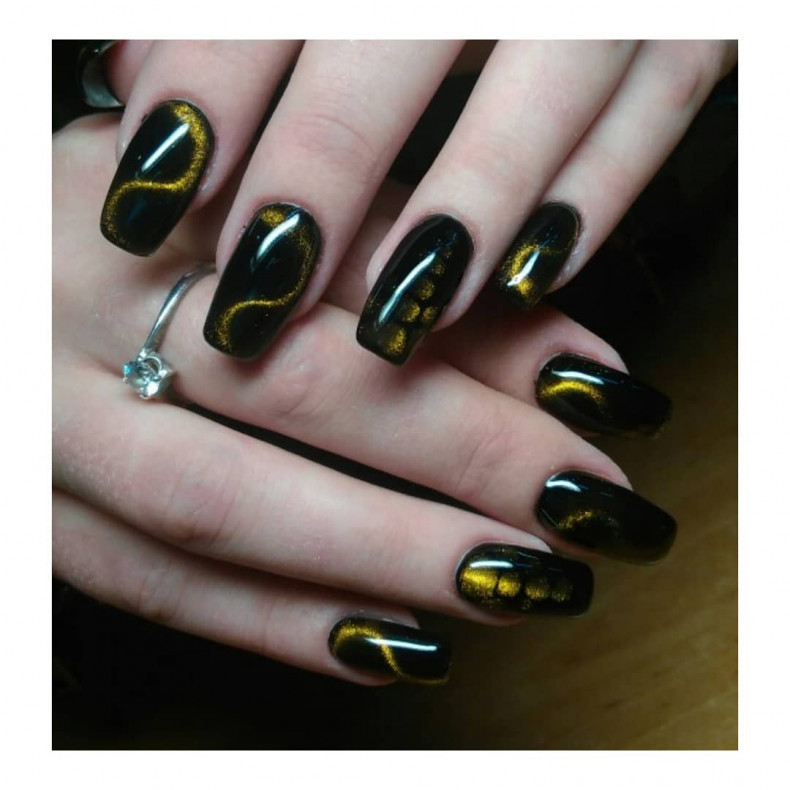 Cat eye dark Halloween, photo - Manicurist Barb Manicure