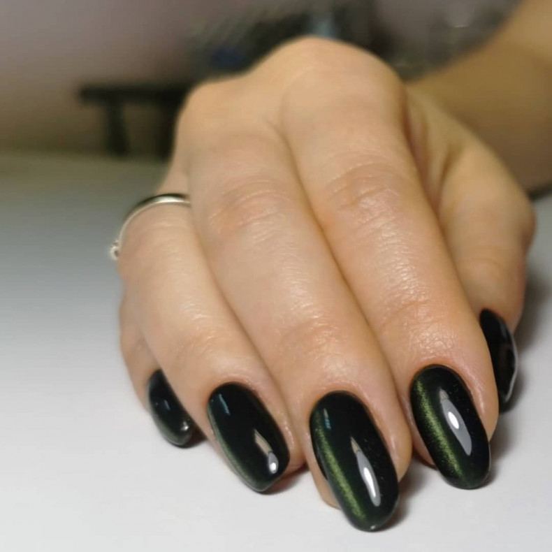 Cat eye dark, photo - Manicurist Barb Manicure