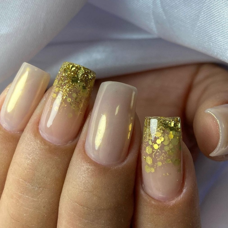 Square gold pretty, photo - Manicurist Barb Manicure