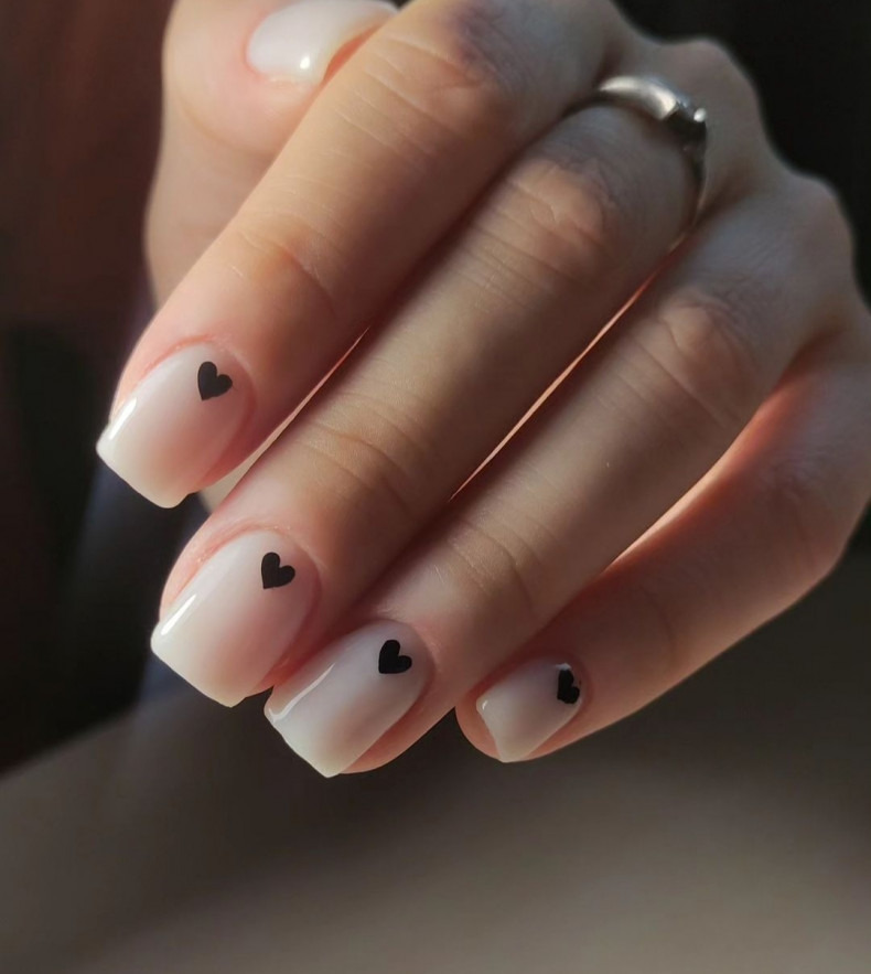 Square heart minimalist, photo - Manicurist Barb Manicure