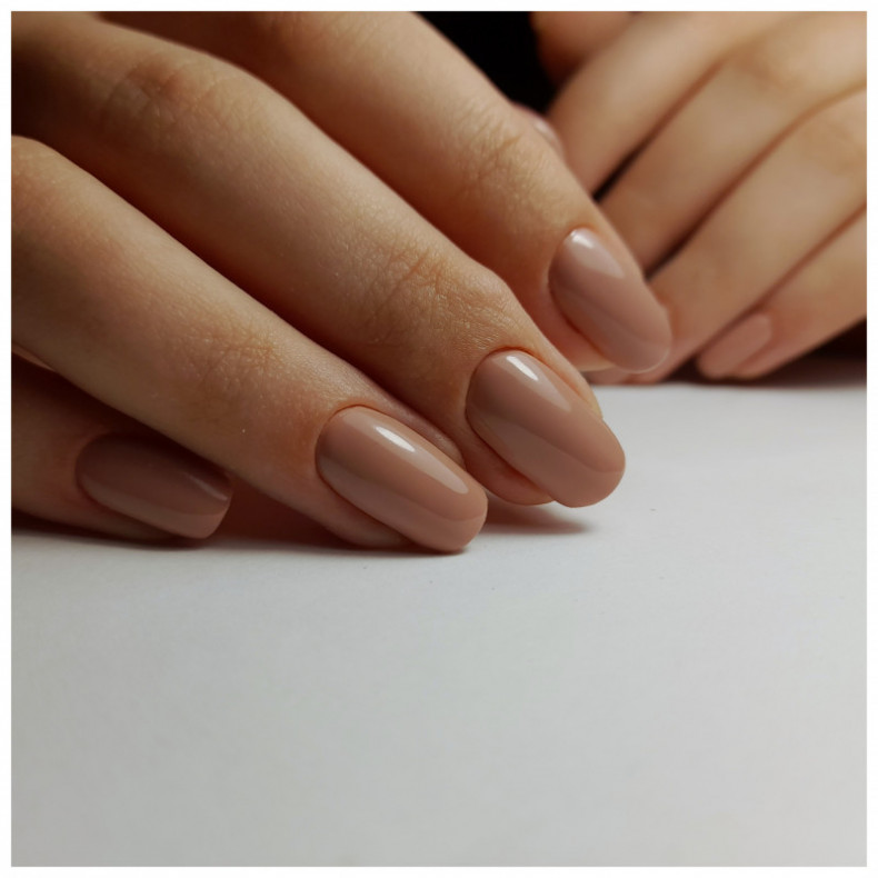 Pastel однотонный (монохромный) маникюр coffee, photo - Manicurist Barb Manicure