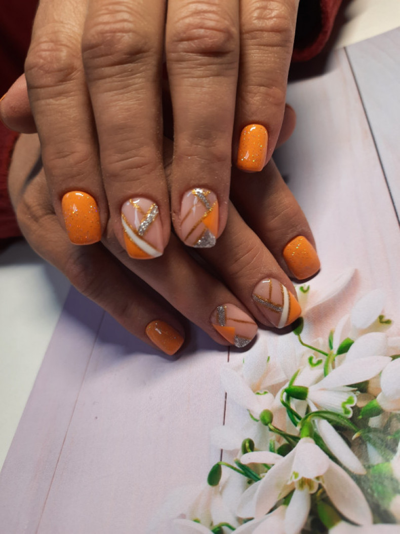 Orange geometric bright summer, photo - Manicurist Barb Manicure