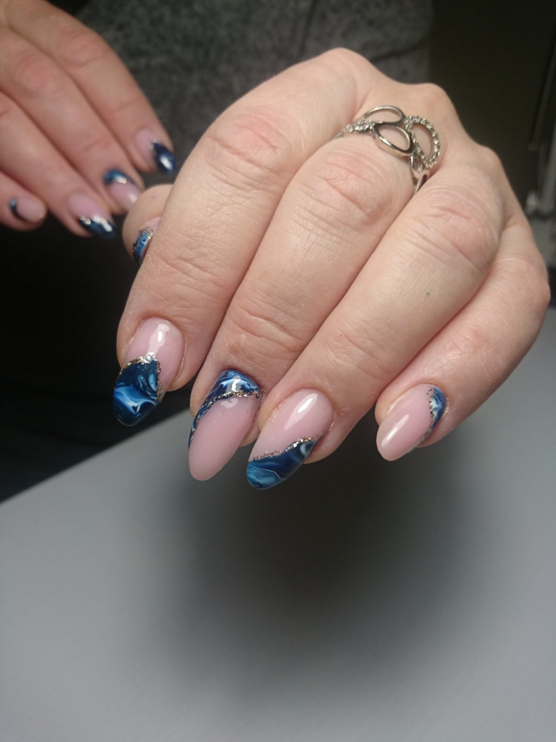 Коррекция гелем и дизайн 
цена 900 грн, photo - Manicurist Barb Manicure