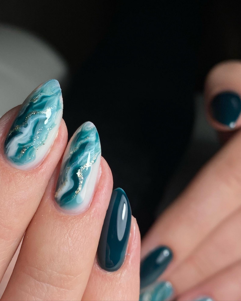 Marble green emerald, photo - Manicurist Barb Manicure