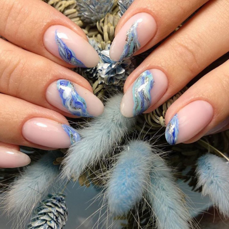 Light blue ocean, photo - Manicurist Barb Manicure