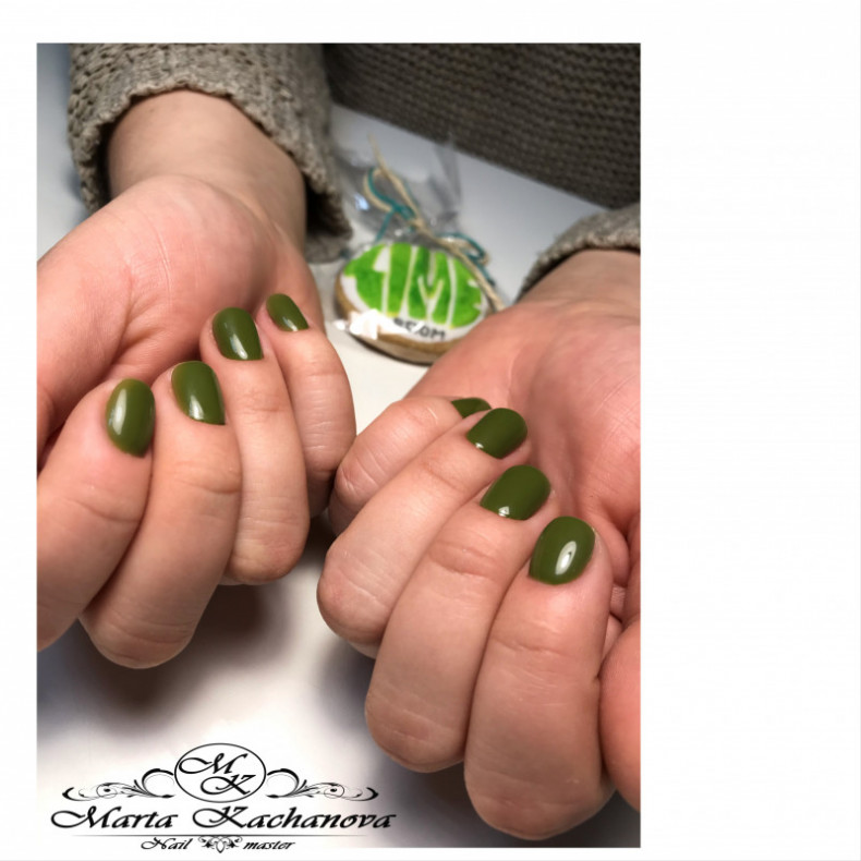 Однотонный (монохромный) маникюр green olive, photo - Manicurist Barb Manicure