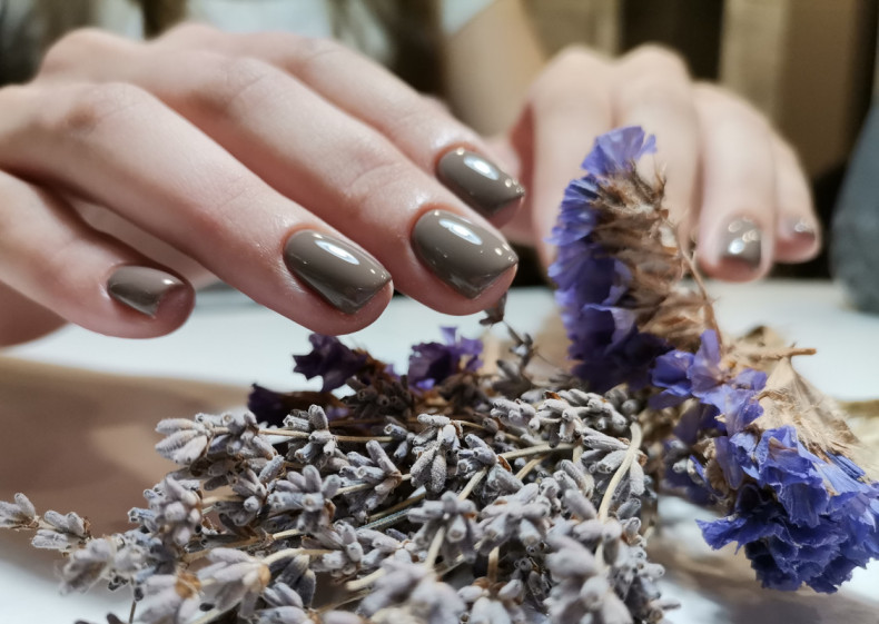 Однотонный (монохромный) маникюр coffee brown, photo - Manicurist Barb Manicure