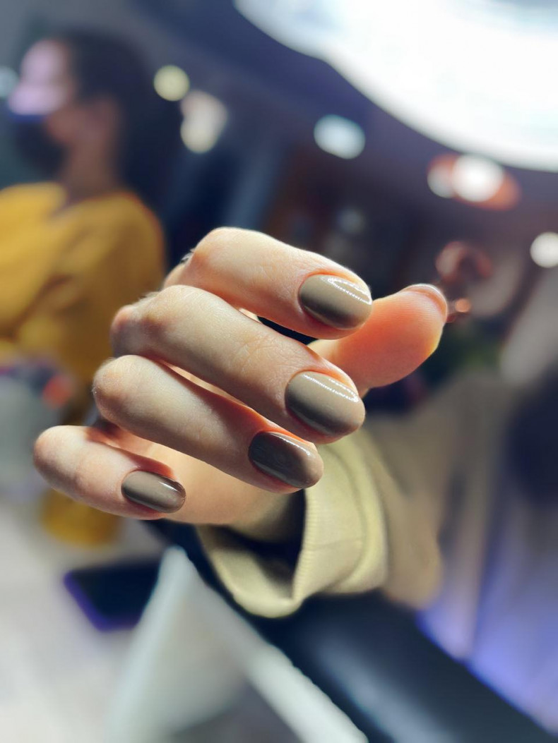 Однотонный (монохромный) маникюр coffee brown, photo - Manicurist Barb Manicure