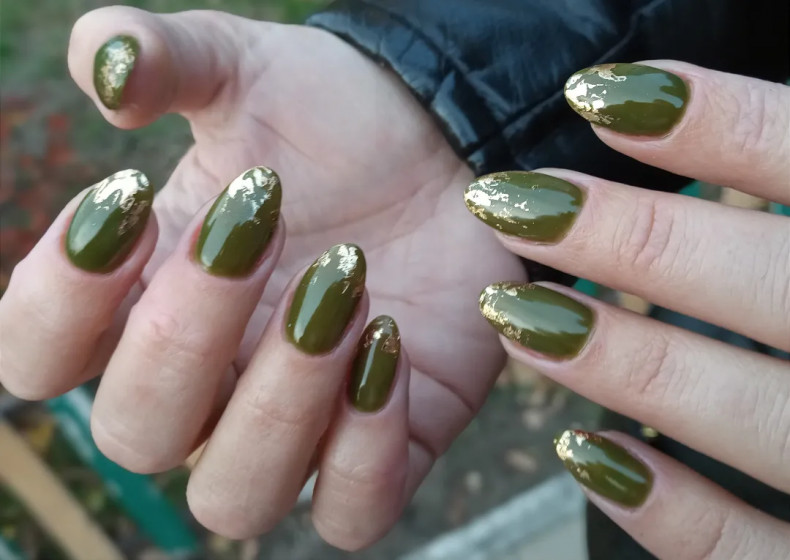 Foil green olive, photo - Manicurist Barb Manicure