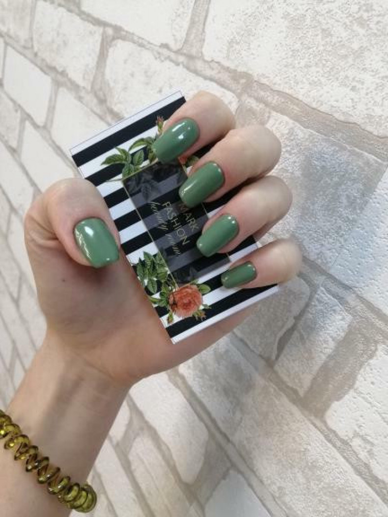 Green khaki, photo - Manicurist Barb Manicure