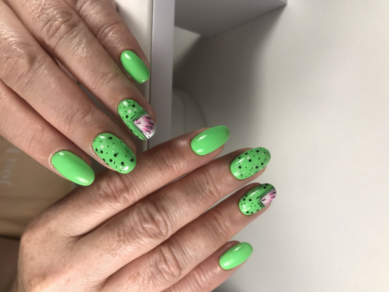 Wassermelone grüne Maniküre mit, photo - Maniküre Barb Manicure