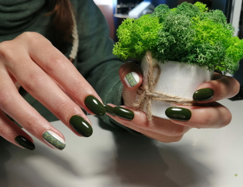 Green pattern khaki, photo - Manicurist Barb Manicure