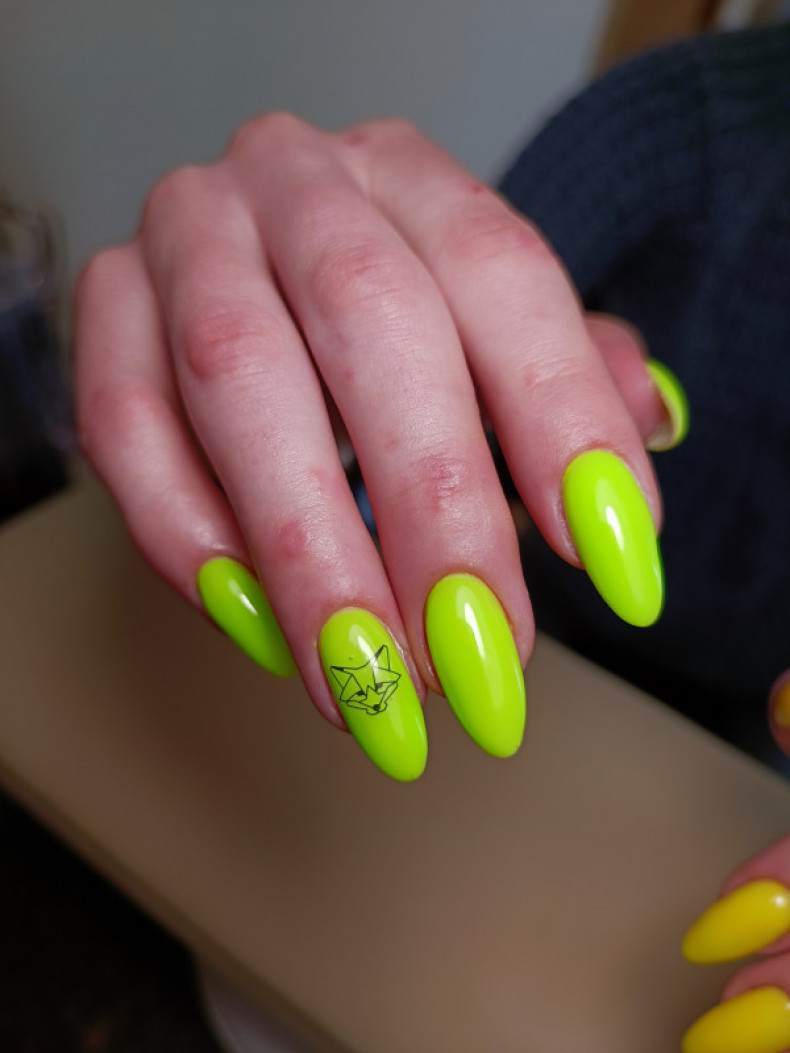 Green light manicure vibrant neon, photo - Manicurist Barb Manicure