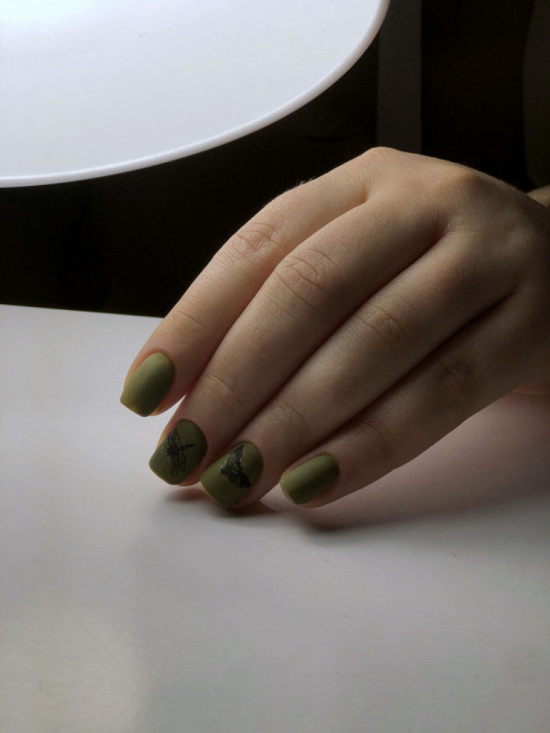 Green olive manicure, photo - Manicurist Barb Manicure