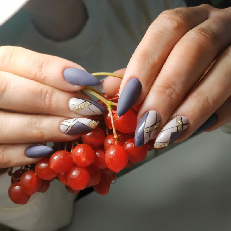 Grey geometric gray manicure, photo - Manicurist Barb Manicure