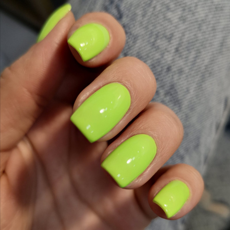 Light green manicure vibrant neon, photo - Manicurist Barb Manicure